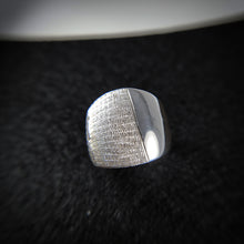 Carica l'immagine nel visualizzatore di Gallery, Anello fascia mezza pelle