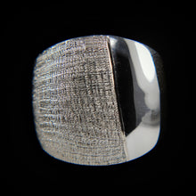 Carica l'immagine nel visualizzatore di Gallery, Anello fascia mezza pelle