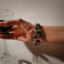 Carica l'immagine nel visualizzatore di Gallery, Bracciale due fili quarzo e giada