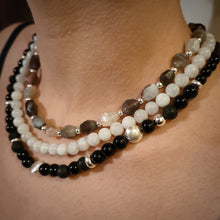 Carica l'immagine nel visualizzatore di Gallery, Collane 3 fili Nera