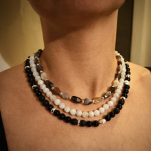 Carica l'immagine nel visualizzatore di Gallery, Collane 3 fili Nera