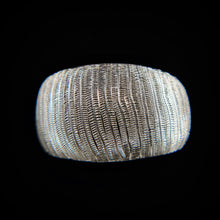 Carica l'immagine nel visualizzatore di Gallery, Anello pelle