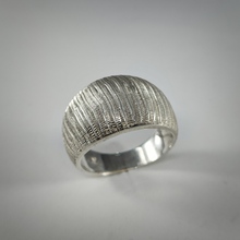 Carica l'immagine nel visualizzatore di Gallery, Anello pelle