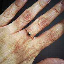 Carica l'immagine nel visualizzatore di Gallery, Solitario