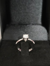 Carica l'immagine nel visualizzatore di Gallery, Anello Verona