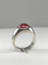 Carica l'immagine nel visualizzatore di Gallery, Anello tormalina cabochon