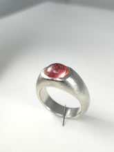 Carica l'immagine nel visualizzatore di Gallery, Anello tormalina cabochon