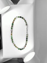 Carica l'immagine nel visualizzatore di Gallery, Collana giada e crisoprasio