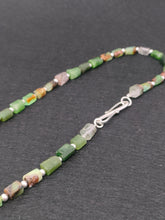 Carica l'immagine nel visualizzatore di Gallery, Collana giada e crisoprasio