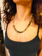 Carica l'immagine nel visualizzatore di Gallery, Collana giada e crisoprasio