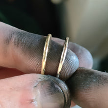 Carica l'immagine nel visualizzatore di Gallery, Fedina filo tondo