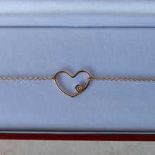 Carica l'immagine nel visualizzatore di Gallery, Bracciale cuore con diamante
