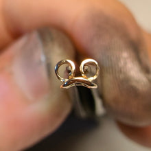 Carica l'immagine nel visualizzatore di Gallery, Orecchini cuore