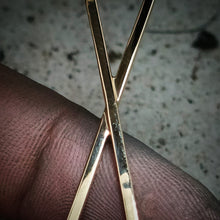 Carica l'immagine nel visualizzatore di Gallery, Intreccio oro giallo e diamanti neri