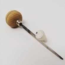 Carica l'immagine nel visualizzatore di Gallery, Pelle