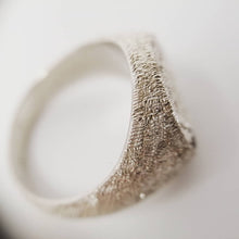 Carica l'immagine nel visualizzatore di Gallery, Pelle