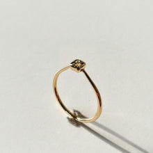 Carica l'immagine nel visualizzatore di Gallery, Solitario