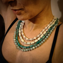 Carica l&#39;immagine nel visualizzatore di Gallery, Collana 4 fili Azzurra
