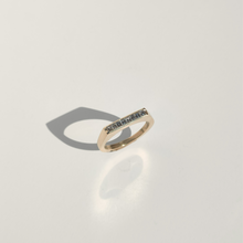 Carica l&#39;immagine nel visualizzatore di Gallery, Anello linea diamanti
