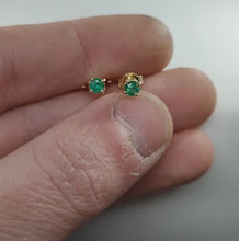 Carica e avvia il video nel visualizzatore di galleria, Orecchini lobo smeraldo
